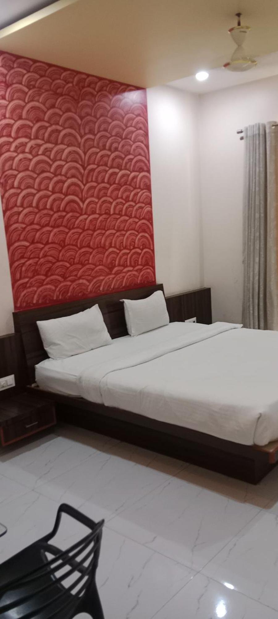 Hotel Swamiraj Indapur  Екстер'єр фото
